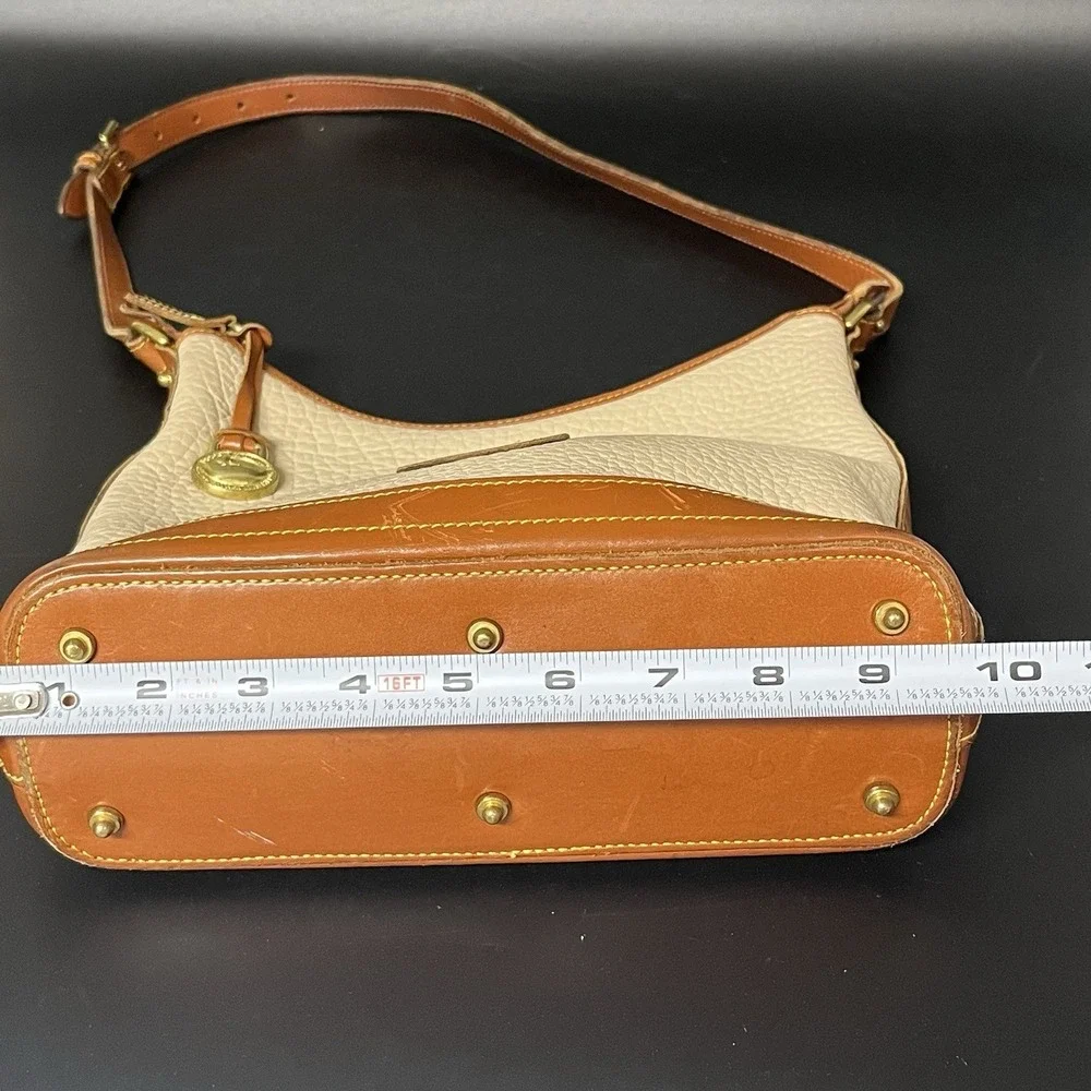Donney & Bourke 90s Taupe W/ British Tan Trim Pebbled Leather Vtg Hobo Bag USA